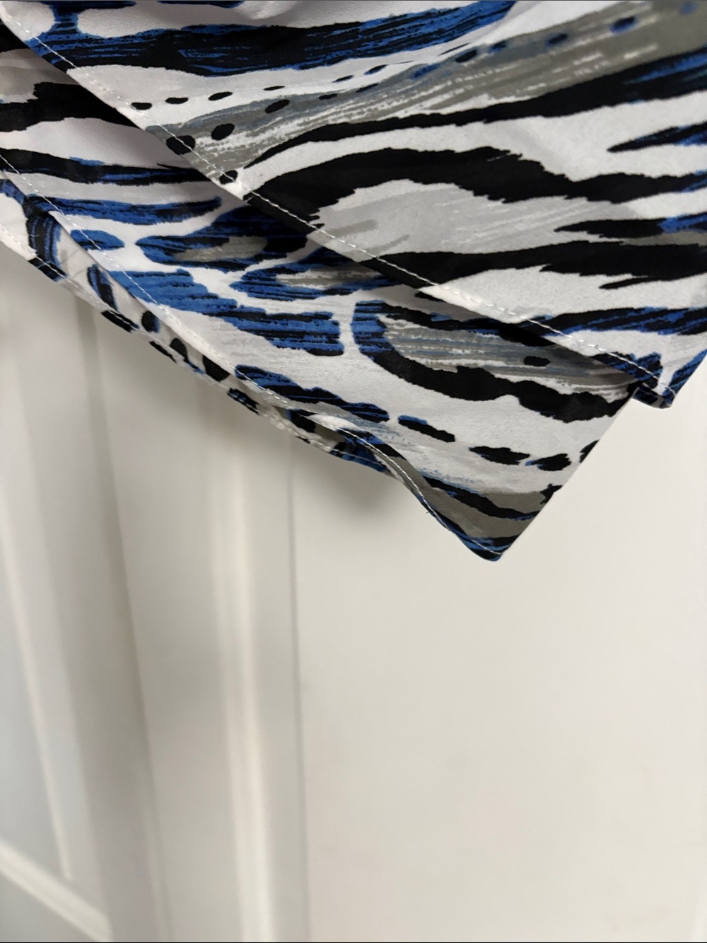 Sioni Abstract Blue Black White Women's Blouse - Picture 2 of 5